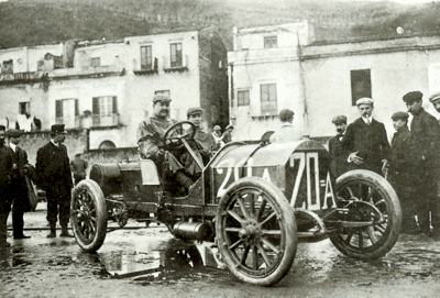 Vincenzo Lancia poses in his Fiat prior to the 1907 Targa Florio